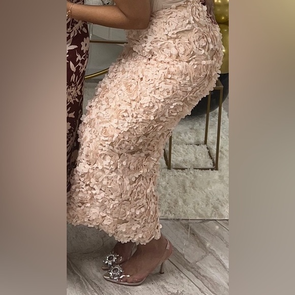 ASOS EDITION 3D FLORAL ORGANZA PENCIL SKIRT. - Picture 4 of 4